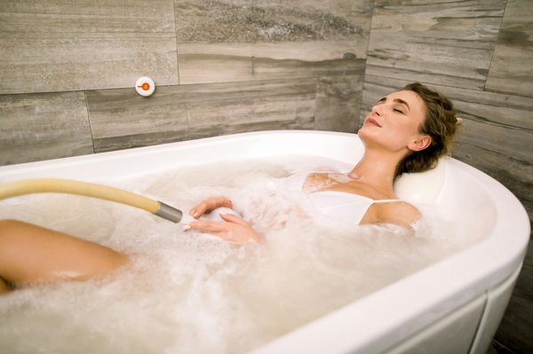Bain dérivatif : 10 avantages pour un bien-être naturel